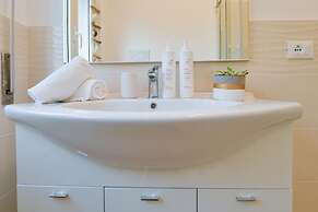 Una Finestra su Villa Durazzo by Wonderful Italy