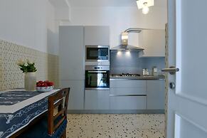 Una Finestra su Villa Durazzo by Wonderful Italy