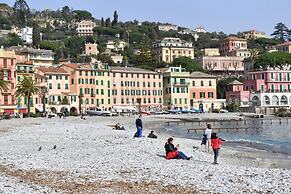 Una Finestra su Villa Durazzo by Wonderful Italy