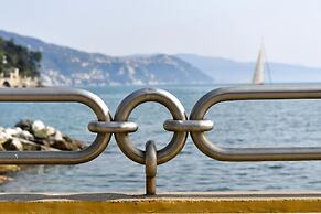 Una Finestra su Villa Durazzo by Wonderful Italy