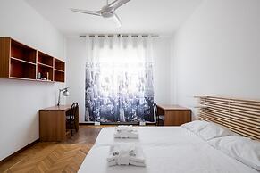 Quiet and Cozy Urban Apartment by Wonderful Italy