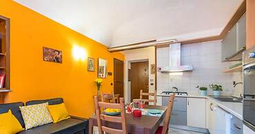 Sunny Apartment by Wonderful Italy