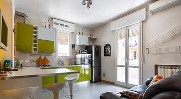 Bergonzoni Modern Apartment by Wonderful Italy