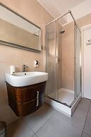 Bergonzoni Modern Apartment by Wonderful Italy