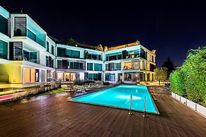 Bristol Exclusive 2 1 by Wonderful Italy