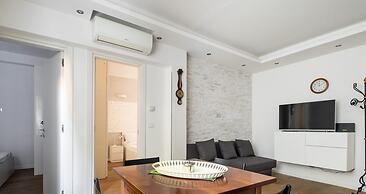 XVI Charm Apartment by Wonderful Italy