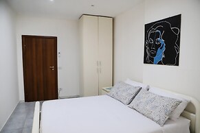 Napoli Centrale Budget Apartment by Wonderful Italy