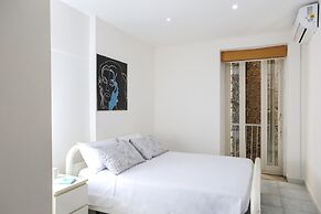 Napoli Centrale Budget Apartment by Wonderful Italy