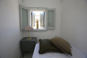 1940 Luxury Accommodations - Diamante Boutique Apartment