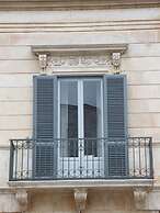 1940 Luxury Accommodations - Diamante Boutique Apartment