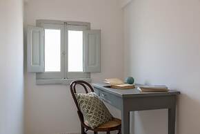 1940 Luxury Accommodations - Diamante Boutique Apartment