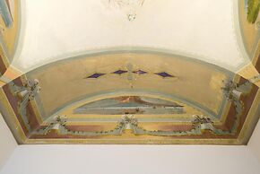 1940 Luxury Accommodations - Diamante Boutique Apartment