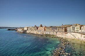 Ortigia Seafront Apartment by Wonderful Italy