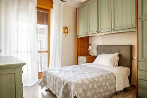 Ortigia Seafront Apartment by Wonderful Italy