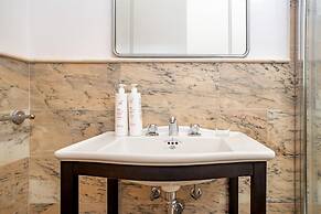 Ortigia Seafront Apartment by Wonderful Italy