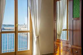 Ortigia Seafront Apartment by Wonderful Italy