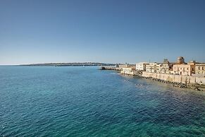 Ortigia Seafront Apartment by Wonderful Italy