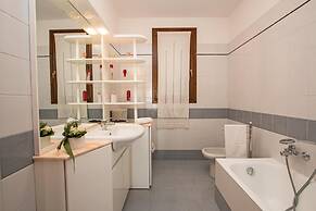 Le Ortensie 1 Apartment by Wonderful Italy