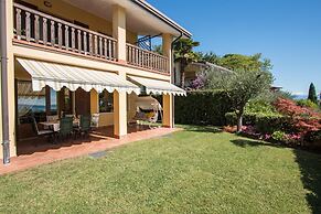 Le Ortensie 1 Apartment by Wonderful Italy