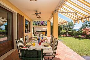 Le Ortensie 1 Apartment by Wonderful Italy