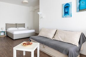 Largo Molina Studio II by Wonderful Italy