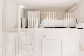 Studio Dione 130 by Wonderful Italy