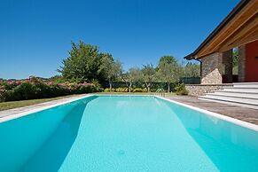 Villa Marina con Piscina by Wonderful Italy