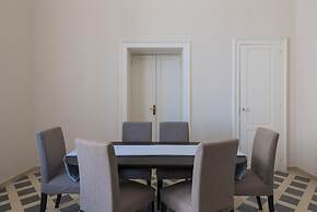 Appartamento Darsena With Terrace by Wonderful Italy