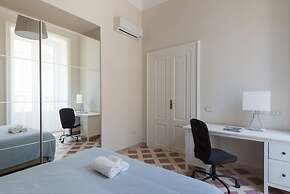 Appartamento Darsena With Terrace by Wonderful Italy