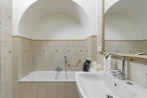 Elegante e Raffinato in Zona Crocetta by Wonderful Italy