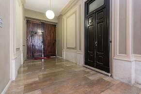 All Ombra del Grattacielo by Wonderful Italy