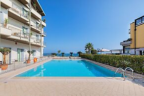 Residenza Miralago With Pool - Two-bedroom With Terrace