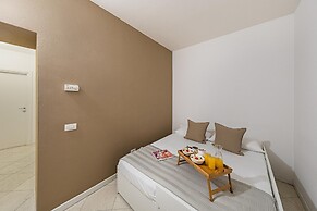 Residenza Miralago With Pool - Two-bedroom With Terrace