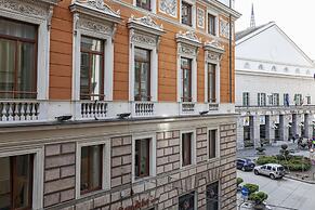 Elegant Studio in the City Center by Wonderful Italy