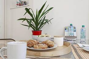 Elegant Studio in the City Center by Wonderful Italy