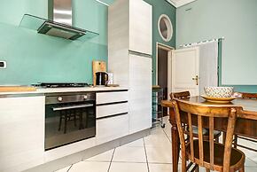 Classic Marconi Apartment by Wonderful Italy