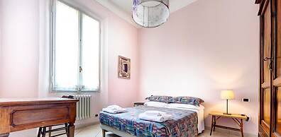 Classic Marconi Apartment by Wonderful Italy