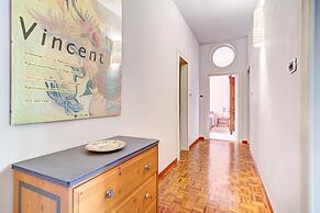 Classic Marconi Apartment by Wonderful Italy