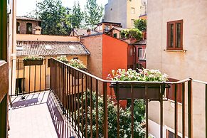 Classic Marconi Apartment by Wonderful Italy