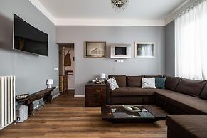 Massarenti 406 Elegant Apartment by Wonderful Italy