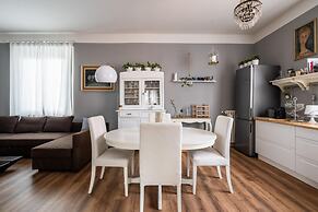 Massarenti 406 Elegant Apartment by Wonderful Italy