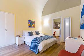 Apartment in the Heart of Nightlife by Wonderful Italy