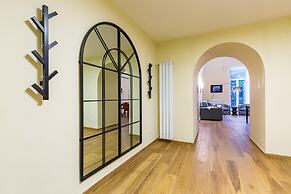 Apartment in the Heart of Nightlife by Wonderful Italy