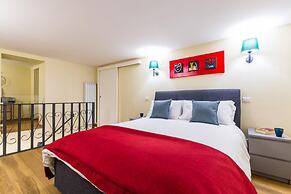 Apartment in the Heart of Nightlife by Wonderful Italy