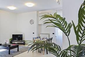 Shelley Apartments by Wonderful Italy - Tree
