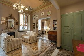 Fancy Apartment in Palazzo Grimaldi by Wonderful Italy