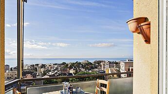 Homey Seaview Apartment by Wonderful Italy