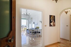 Homey Seaview Apartment by Wonderful Italy