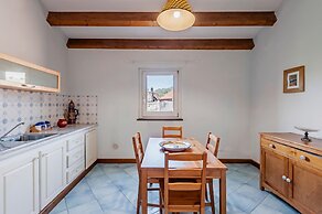 Gli Iris - Appartamento con 2 Camere da Letto by Wonderful Italy