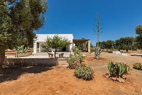 Villa Torre Guaceto con Piscina by Wonderful Italy